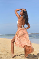 Load image into Gallery viewer, Sarong Moonstone
