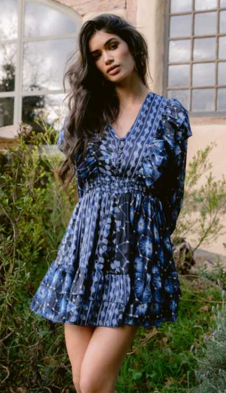 VESTIDO CORTO Dress